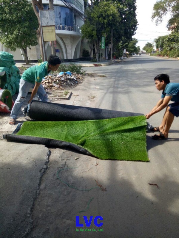 Thi công cỏ nhân tạo sân vườn, Cỏ nhân tạo, Cỏ nhân tạo trang trí sân vườn, Leha Vina, Cỏ nhựa nhân tạo