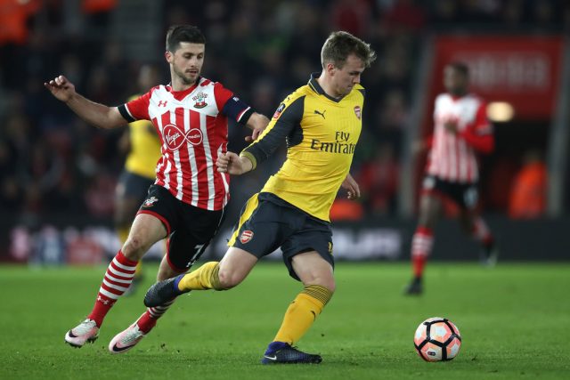 mặt sân cỏ nhân tạo, Arsene Wenger, Arsenal,
