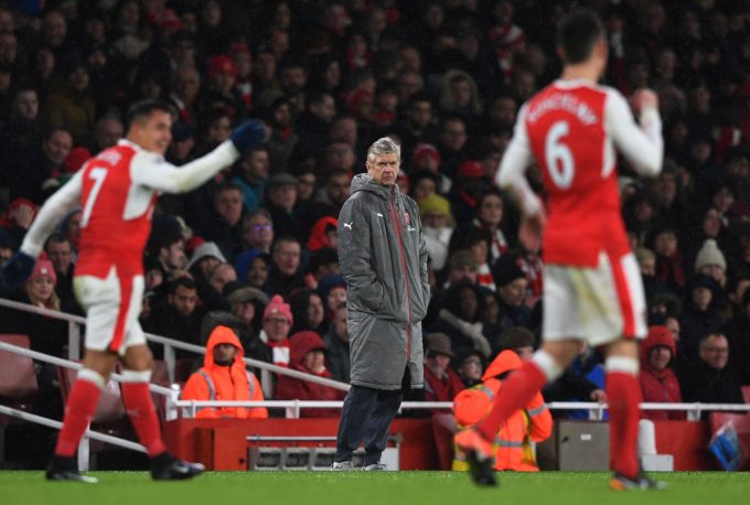 mặt sân cỏ nhân tạo, Arsene Wenger, Arsenal,
