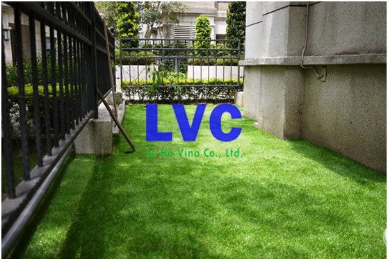 Thảm cỏ nhân tạo ban công, Công ty Lê Hà Vina, Cỏ nhân tạo, Cỏ nhân tạo để trang trí, Cỏ nhân tạo ban công