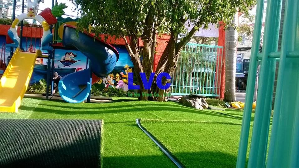 Cỏ nhân tạo làm sân chơi, Cỏ nhân tạo, Cỏ nhân tạo để trải sân, Sử dụng cỏ nhân tạo, Cỏ nhân tạo LH70