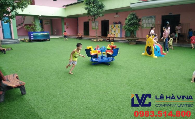 Cách làm sân vườn trường mầm non, Cỏ nhân tạo, Thảm cỏ nhân tạo, Thi công thảm cỏ nhân tạo, Lắp đặt thảm cỏ